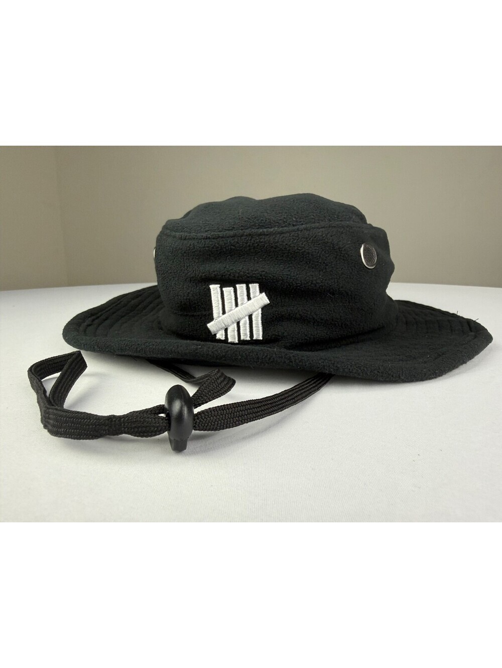 Undefeated Fleece Boonie Hat Black L XL Streetwear Mesh Lining Strap Bucket Cap